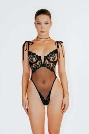 Khloe V-kujuline bodi