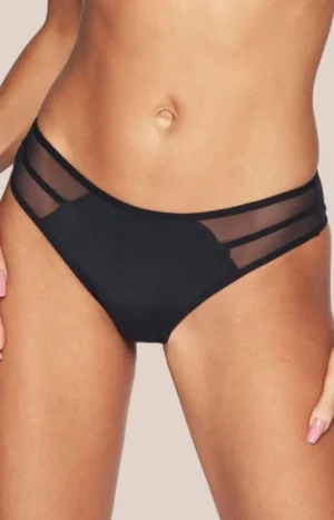 Sophie stringid must