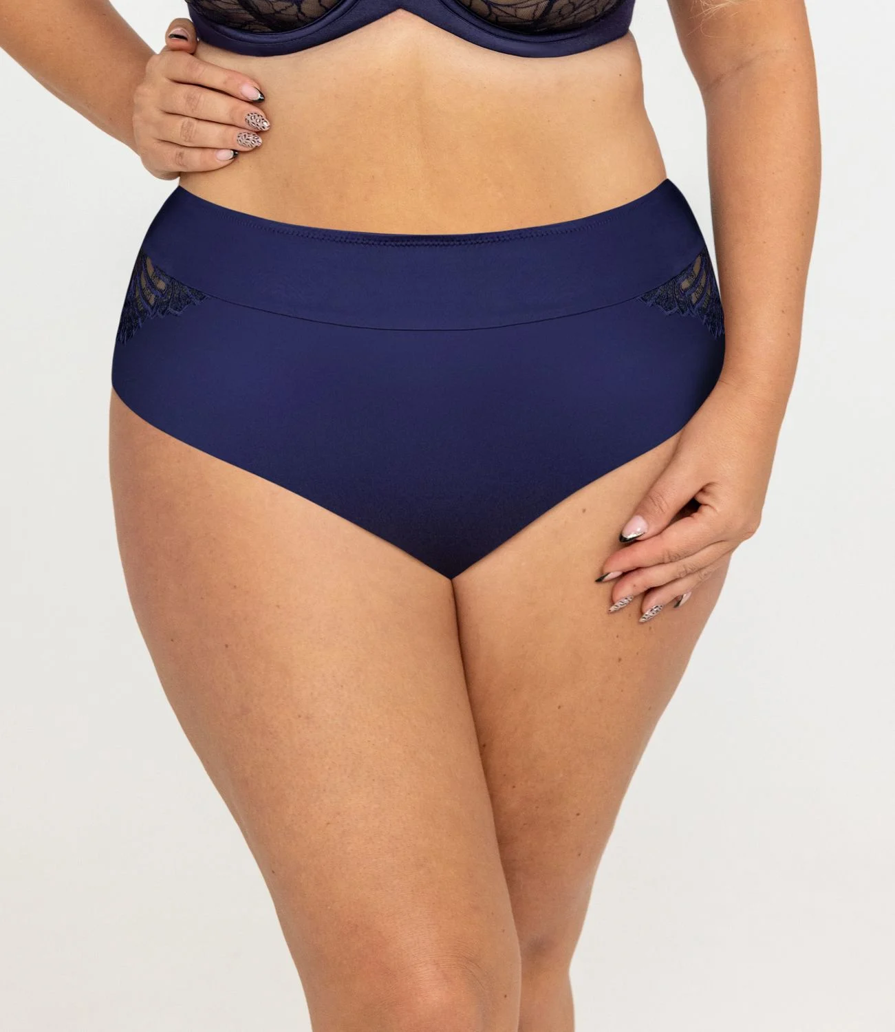 Kõrgepihalised püksid Moonlight