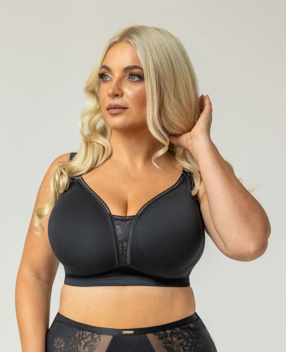 Tugikaarteta rinnahoidja NOA